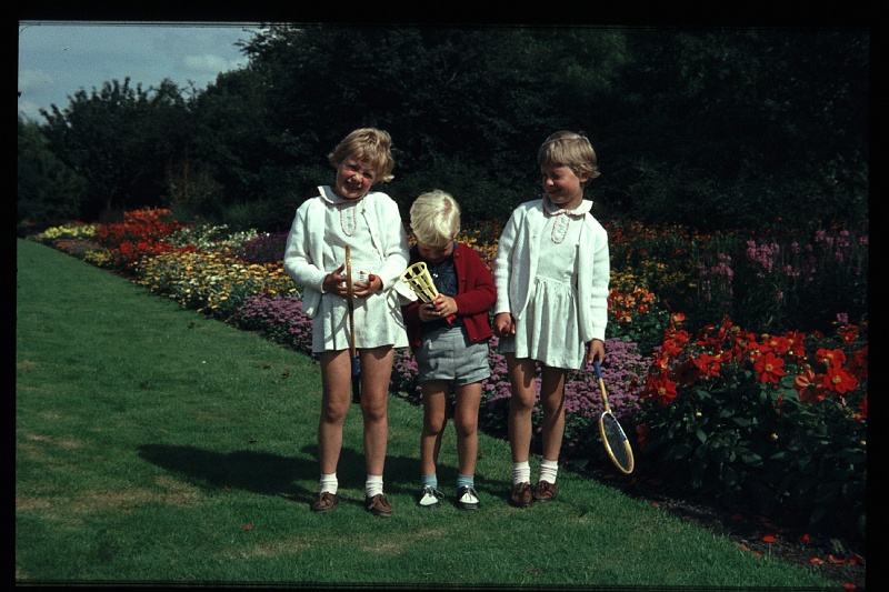 20.Delft aug 1968 Brigitte,Marion,Peter.JPG